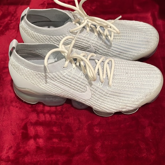 Nike Air VaporMax Flyknit 3 Pure Platinum (Women's) - Picture 2 of 8